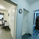 Rentforcomfort Sky Garden Studio *