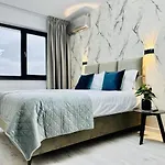 Rentforcomfort Sky Garden Studio *