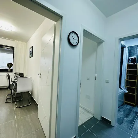 Rentforcomfort Sky Garden Studio *