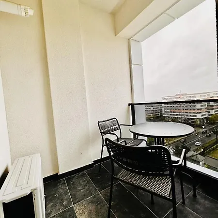 Rentforcomfort Sky Garden Studio Апартаменты *