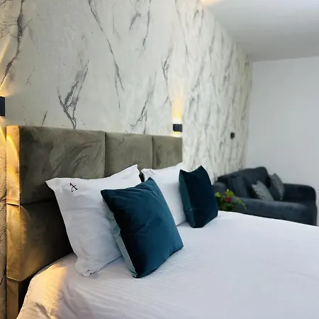 Rentforcomfort Sky Garden Studio *