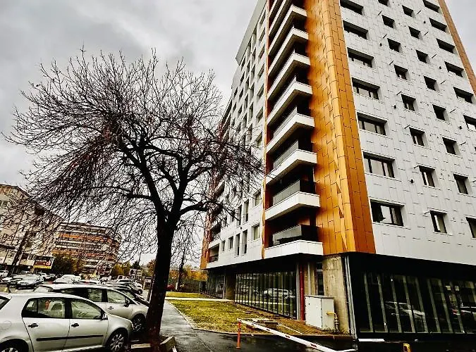 Rentforcomfort Sky Garden Studio Apartment Bucharest