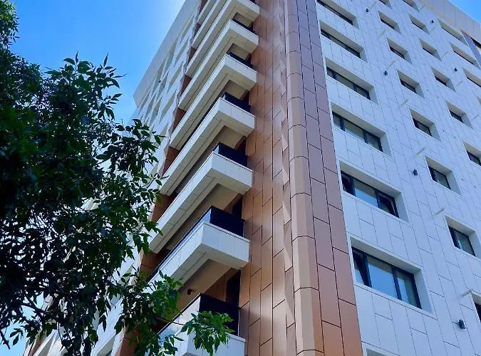 Rentforcomfort Sky Garden Studio Apartment Bucharest